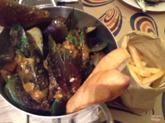 Mussels marinara 210k
