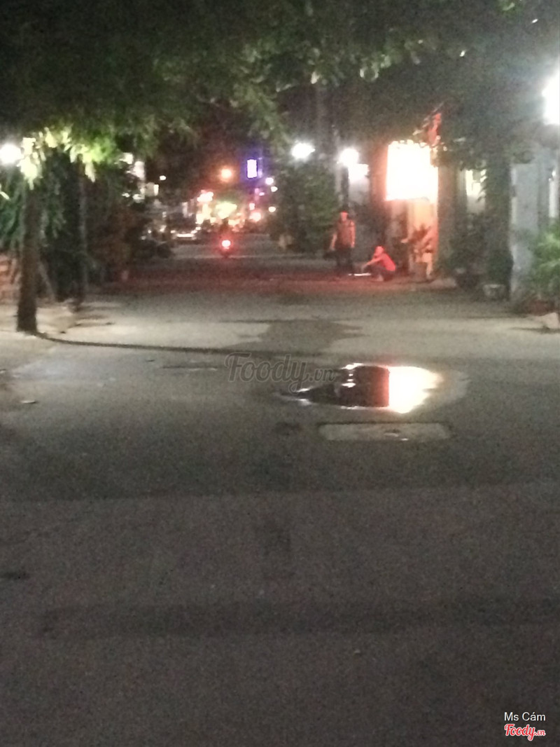 Hẻm đi vào quán