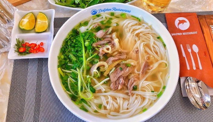 Nhà Hàng Dolphin - Phở Gà Đông Tảo