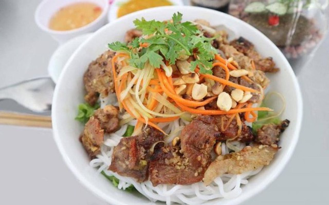 Cẩm Vân - Bún Thịt Nướng & Nước Ép - Phan Khoang