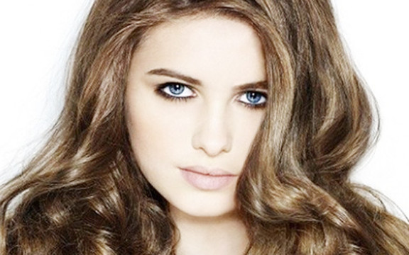 Uốn Tóc Quân - Dân Chủ