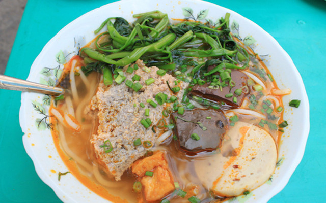 Cô Chi - Canh Bún