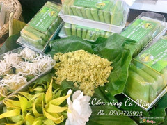 💚Bạn đã từng ăn #cốmvòng bao giờ chưa nhỉ Xin mời đặt hàng nhé ! Có hút chân không miễn phí #ship toàn quốc. 
🍁ĐẶC SẢN CỐM VÒNG CÔ MẬN 
🏡 21 Trương Công Giai - Cầu Giấy - HN 
📱zalo/sms/call:090472