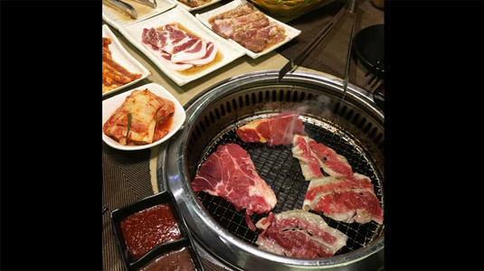 Buffet 349k. Nhân viên chăm chỉ, nhiệt tình nhưng đồ nướng bình thường!