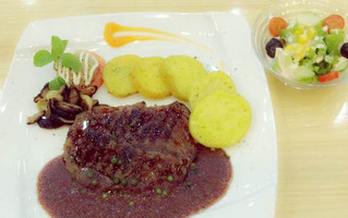 Măm Măm Steak - Vincom Center Nguyễn Chí Thanh