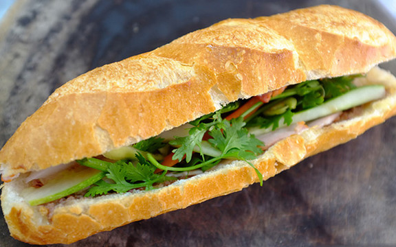 Trường Hải - Lò Bánh Mì