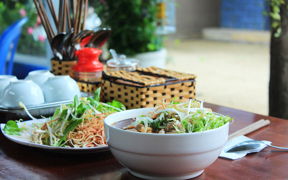 Bún Bò & Lẩu Bò 37 Hùng Vương