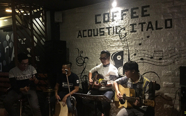Cafe Italo Acoustic