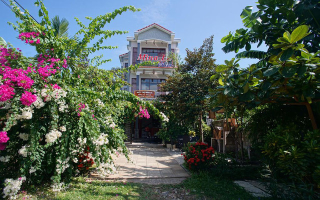 Mina Le Villa