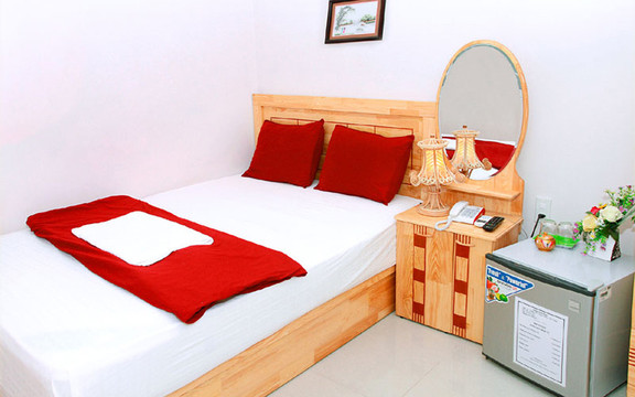 Dũng Trinh Hotel