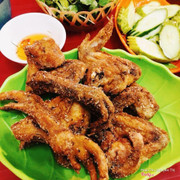 chân gà cánh gà rang muối