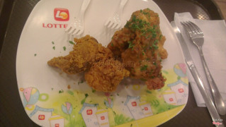 Gà bình thường và gà sốt phô mai