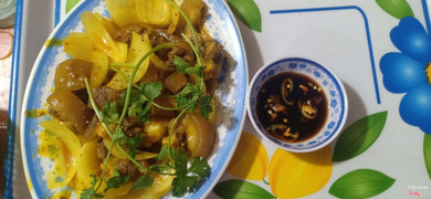 Đuôi bò xào sa tế