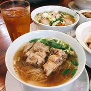 hủ tiếu sườn non