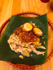 Phần này có pate thơm mà lạ lắm!!! Ăn cái bị ghiền.