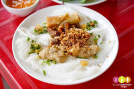 Bánh hỏi thịt xiên nướng