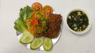 Cơm gà sốt mắm tỏi