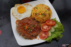 Bò Bơ Gơ Sốt BBQ Cơm Chiên - Beef Burger BBQ Fried Rice