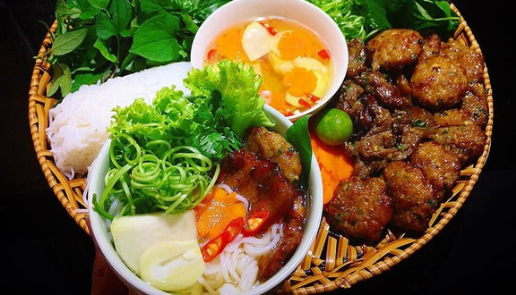 Quán Bún Chả Cô Loan - Xuân Thủy