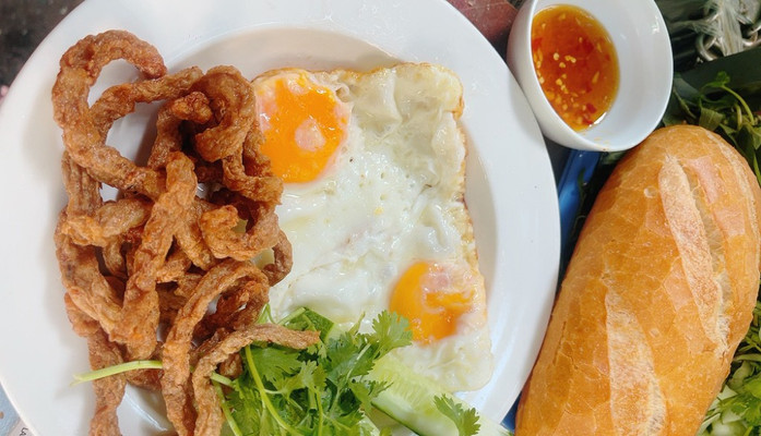 Bánh Mì Chả Cá Nhi Béo - Chung Cư Trần Quang Diệu