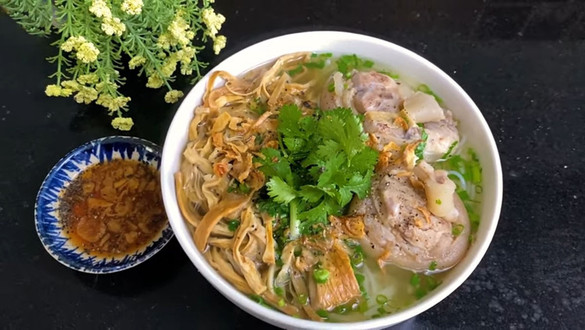 Bếp Nhà Mình - Bún Măng Giò & Hàu Nướng