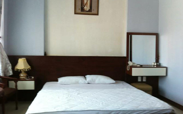 Tây Hồ Hotel - Trần Hưng Đạo