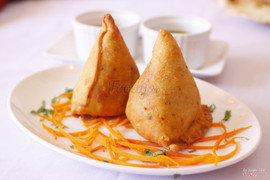 Vegetable Samosa 40K