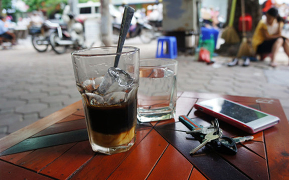 Cafe Bình Dân - Đường 3 Tháng 2