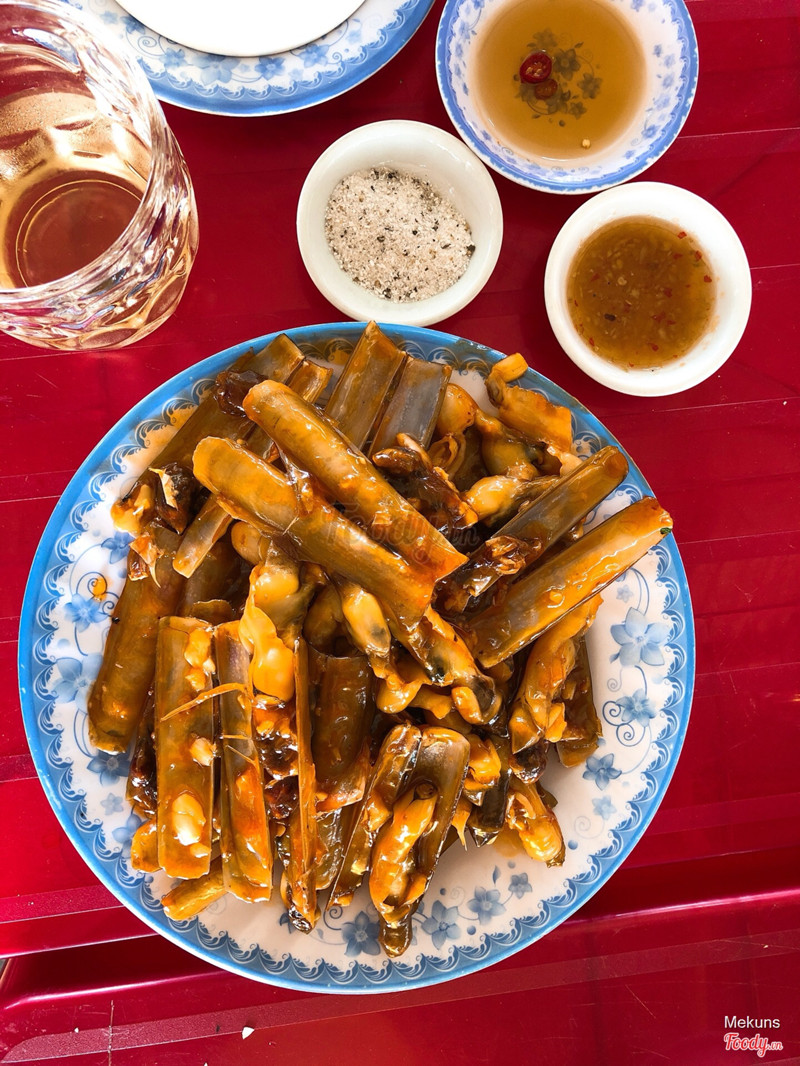 Ốc móng tay xào me