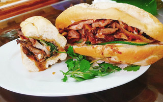 Ăn Vặt Khi Đói Mà Ít Tiền Lại Còn Có Thể Đi Bộ Trong Tình Trạng Tóc Bà Ngày Chưa Gội Trong Ví Còn 59