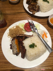 Cơm tấm sườn chả