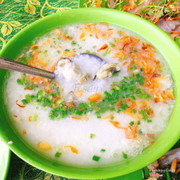 Cháo hàu - 150k một tô cho bốn người có 6 con hàu nhỏ.