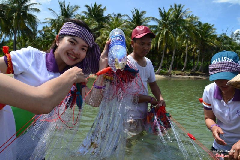 giăng lưới bắt cá