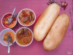 Bánh mì phá lấu
