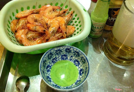 tôm luộc chấm muối ớt xanh