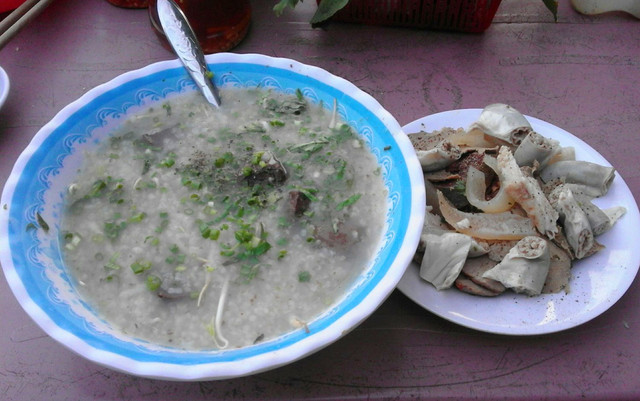 Long - Cháo Lòng & Tiết Canh