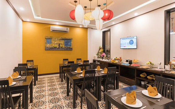 Golden Bell Restaurant & Cooking Class