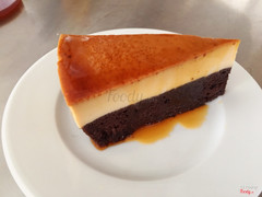 Bữa thèm chocoflan nên đặt bánh ở đây. Tất cả đều đúng ý, chỉ là giá hơi cao một tí. Shipper giao hàng tới nhanh lắm, với lại hiền khô hà! 