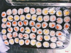 Sushi cuộn rong biển, giá 2k/viên