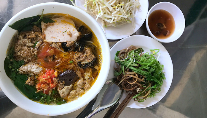 Bún Riêu Cua Thịt Bò - Lạc Long Quân