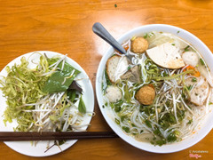 Bún mọc, rau muống chẻ, giá sống, rau sống