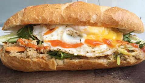 Bánh Mì Trứng & Bánh Mì Xúc Xích