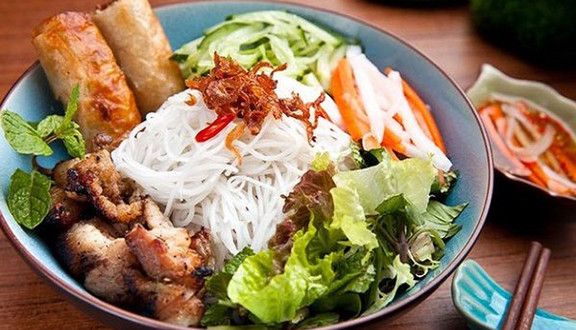 Bún Chả Giò Cô Út