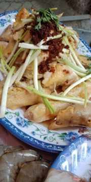 Gà hấp muối