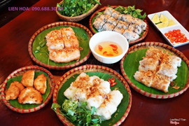 bánh cuốn nóng/chả lụa/chr chiên/ bánh tôm/rau