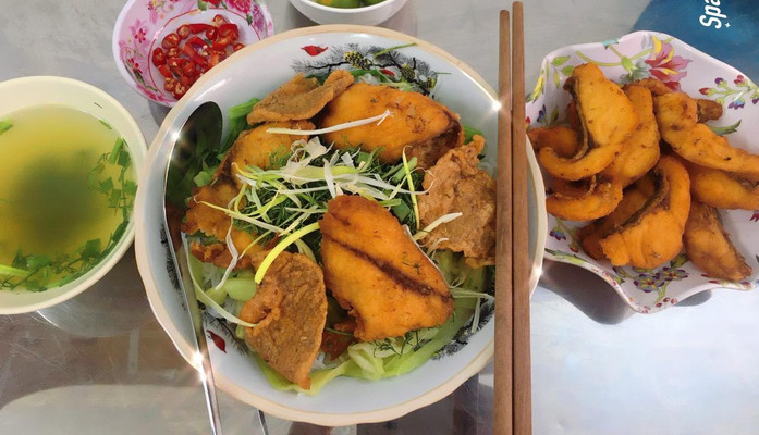 Thu Trang - Bún Cá Văn Hương