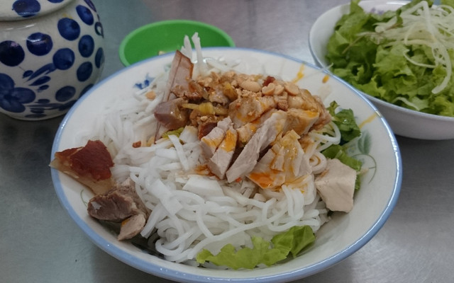 Bún Mắm Sen