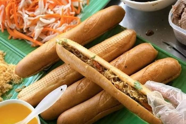 Bánh Mì Que Bà Hoa - Tô Hiến Thành