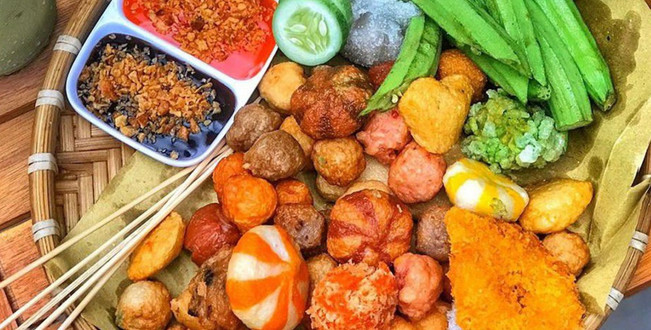 Ăn Vặt Mimi - Cá Viên Chiên, Mì Trộn & Gân Bò Xào Sa Tế - Nguyễn Phúc Chu