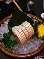 sashimi bụng cá hồi